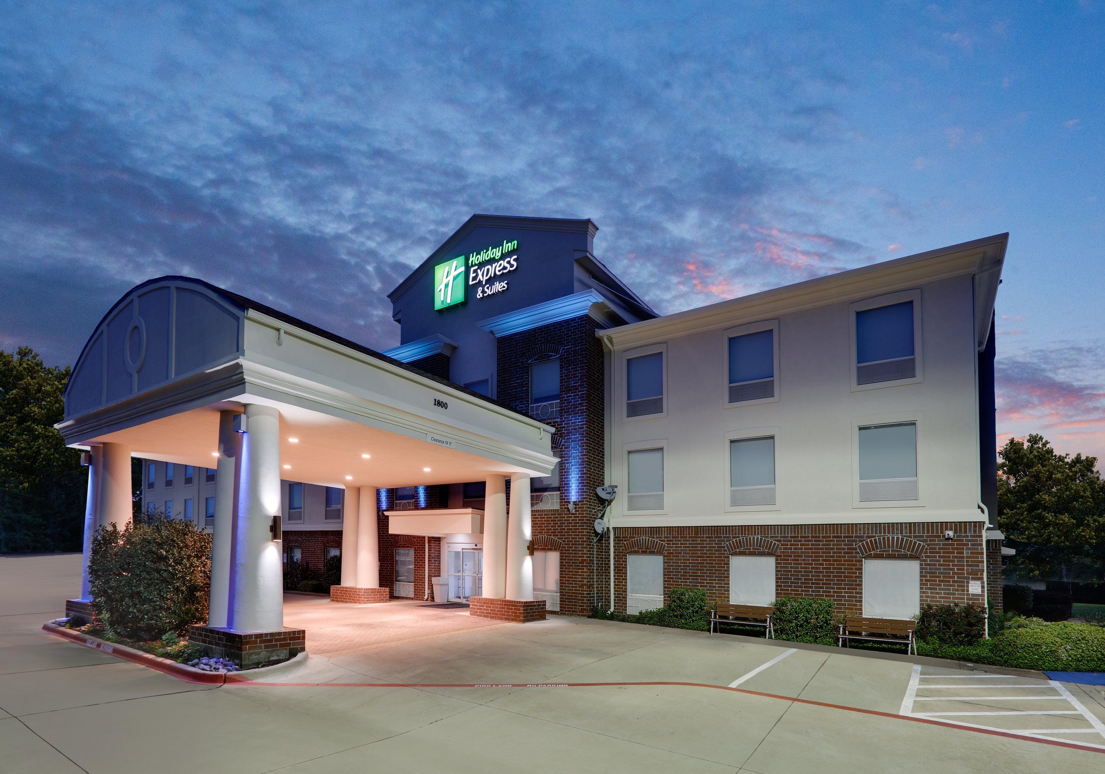 Holiday Inn Express Hotel & Suites Cleburne By Ihg Экстерьер фото
